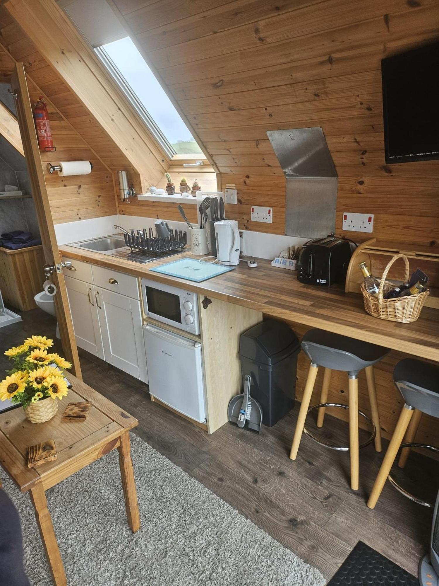 North Uist Lodges Tigharry 客房 照片