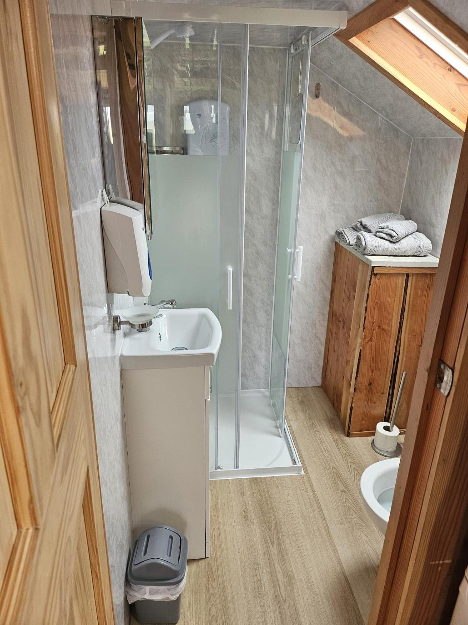 North Uist Lodges Tigharry 客房 照片